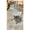 Image 2 : STEELCASE 480130 GREY PLASTIC PRE FORMED GAS LIFT MOBILE TASK CHAIR