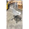 Image 2 : STEELCASE 480130 GREY PLASTIC PRE FORMED GAS LIFT MOBILE TASK CHAIR