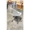 Image 2 : STEELCASE 480130 GREY PLASTIC PRE FORMED GAS LIFT MOBILE TASK CHAIR