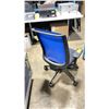 Image 2 : STEELCASE 466160 SERIES BLUE / BLACK MESH BACK MULTI ADJUSTABLE TASK CHAIR