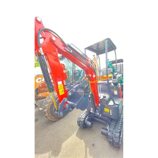 AGT INDUSTRIAL MXIS(Z) GAS POWERED RUBBER TRACK MINI EXCAVATOR WITH ATTACHED