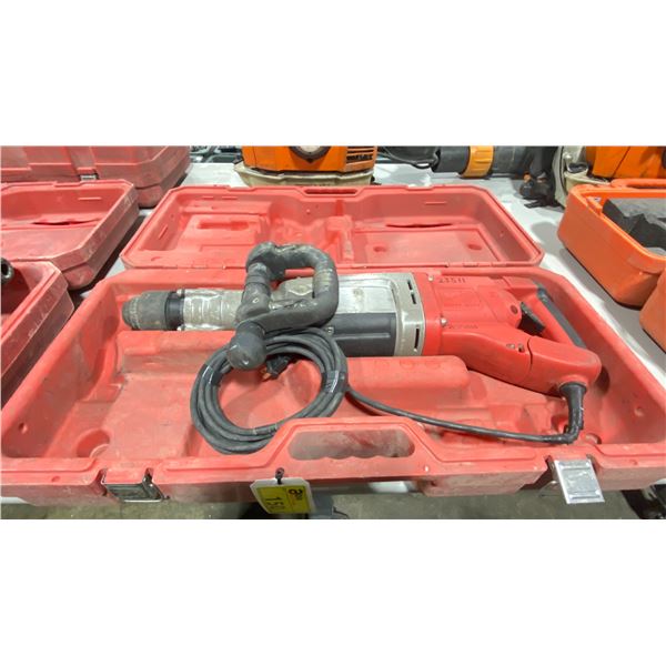MILWAUKEE HEAVY DUTY ELECTRIC INDUSTRIAL DEMOLITION HAMMER IN TRANSPORT CASE