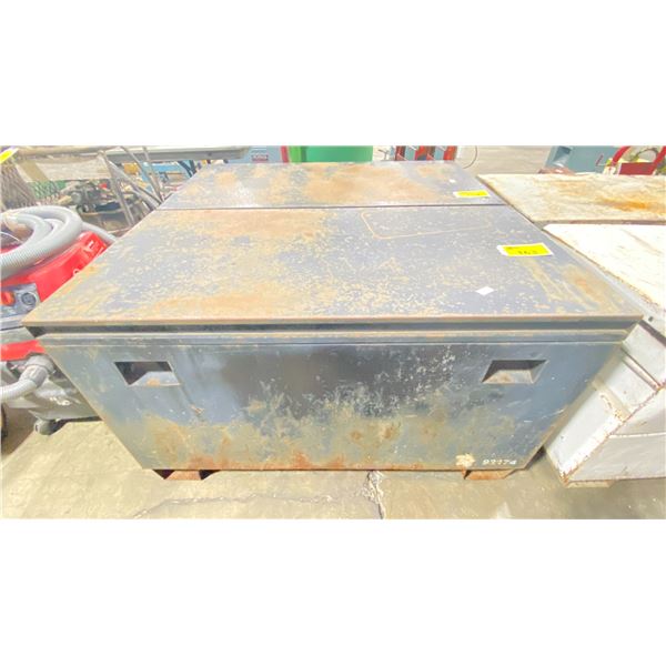 METAL JOBSITE TOOLBOX WITH ASSORTED CONTENTS INCLUDED