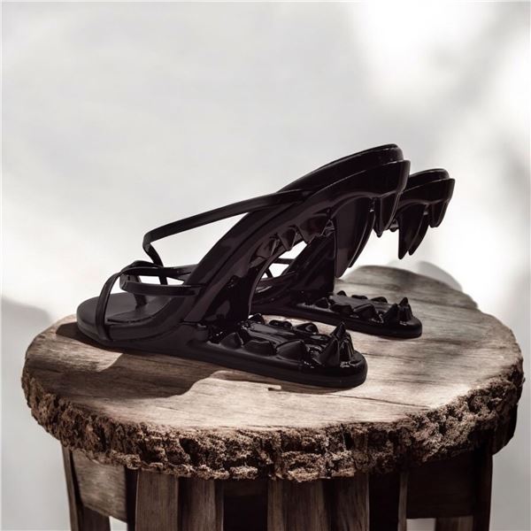 Brand New Black Heels carved in Tiger teeth Size 35 Euro; US/Canada 4.5