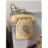 Image 1 : Rotary telephone