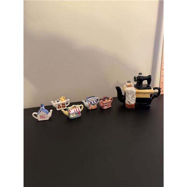 Red rose tea miniatures