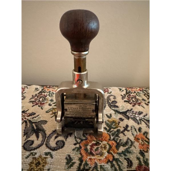 Bates numbering machine