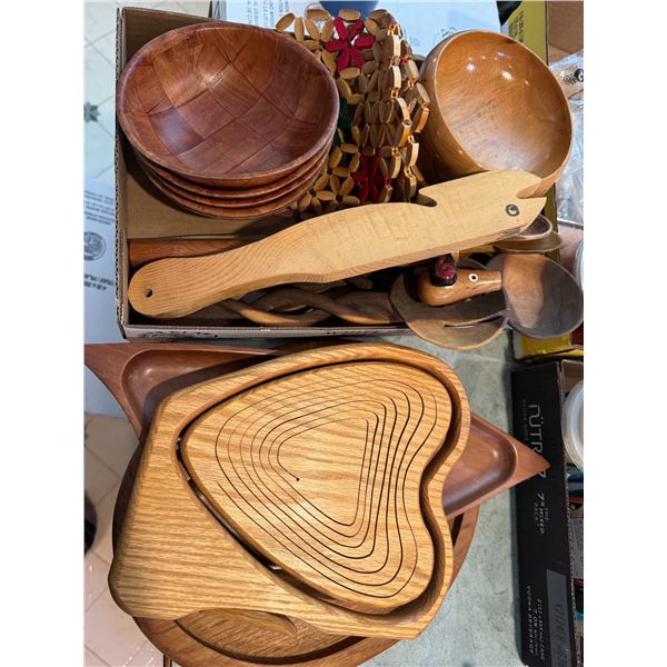 wood bowls and kitchen items