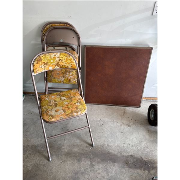 Cooey 3 folding chairs and side table