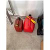 Image 1 : gas cans