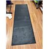 Image 1 : Gaiam yoga mat