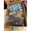 Image 1 : Disposable masks and bows