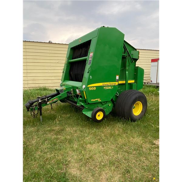 GROUP LOT 2011 JD 568 Round Baler, net and twine wrap, 9132 bales SN. 1E00568XJBB376748, shedded