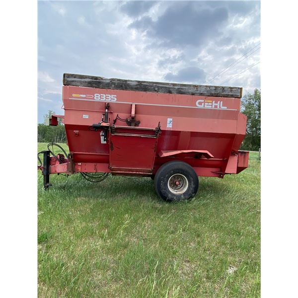 GROUP LOT Gehl Silage Wagon 8335, 1000 PTO, c/w scale, SN. 10546
