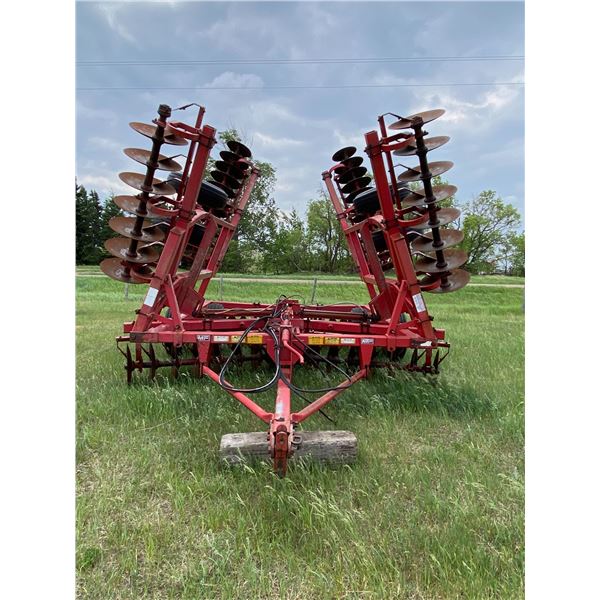 Massey Disc, model 820, approx. 24', approx. 20' blades, SN. 1867
