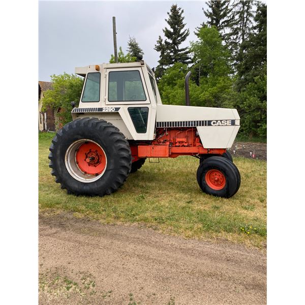 GROUP LOT 1981 Case Tractor 2290, showing 5483 hrs, P.shift, SN. 9911732, 129 hp, 2 hyds, 1000 PTO