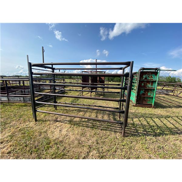 Rectangular pen c/w sliding gate