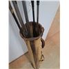Image 5 : (7) Vintage Golf Clubs and Golf Club Bag