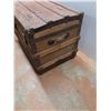 Image 4 : *Wooden Trunk