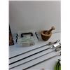 Image 3 : Skewers, Pizza Cutter, Silicone Steamer, Mortar & Pestle and Misc