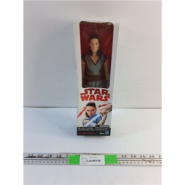 Star Wars Rey Jedi Training Figurine