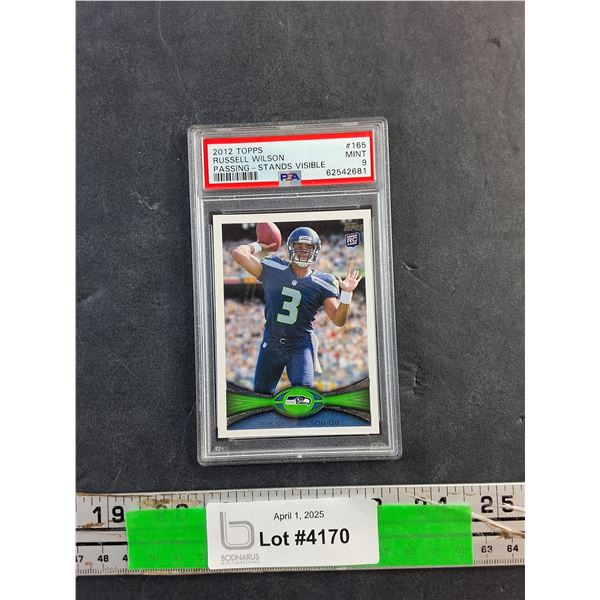 2012 Topps Russell Wilson Passing Stand Visible Trading Football Card - Cannot Authenticate