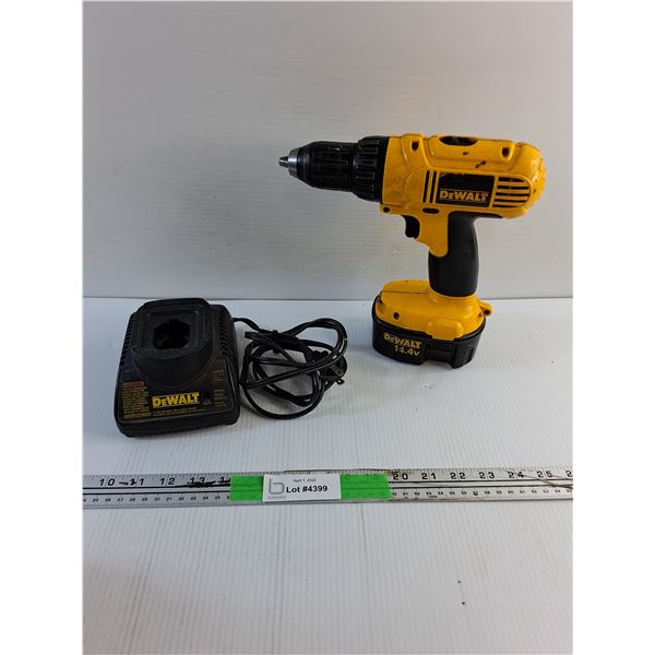 DeWalt Cordless 14.4v Drill and Charging Station