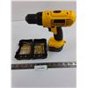 Image 1 : DeWalt Cordless Drill with Bit Set - No Charge - Untested