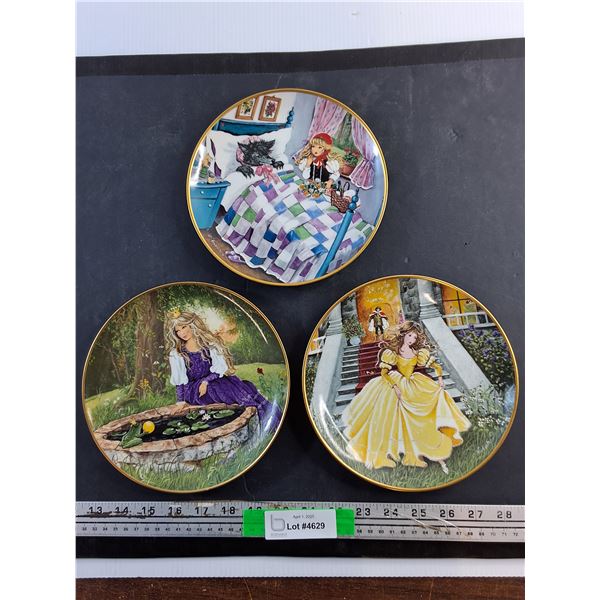 (3) Genuine Kaiser Porcelain Decorative Plates