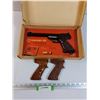 Image 1 : Crosman 454 BB Handgun (CO2 Powered & Extra Hand Grip - in Original Box