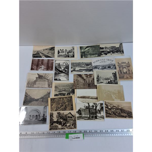 (21) Vintage Postcards in Black & White - Assorted