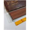 Image 2 : Vintage V-Master Model A Cigarette Maker & Papers