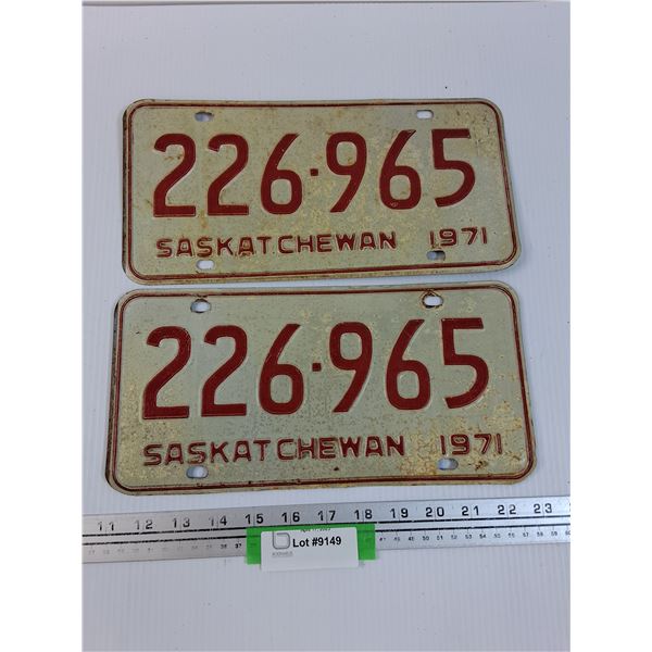 (2) Saskatchewan License Plates: 1971