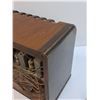 Image 6 : Arcadia MacLeod's Dominion Vintage Radio - 14" x 12" x 8"