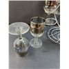 Image 5 : MCM Silver Fade Dorthy Thorpe- Style Wine Deanter Bar Set w/Chrome Caddy