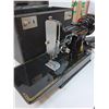 Image 2 : Singer Portable Featherweight Sewing Machine w/Carrying Case - Consigner States Works - Model 221K