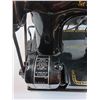 Image 4 : Singer Portable Featherweight Sewing Machine w/Carrying Case - Consigner States Works - Model 221K