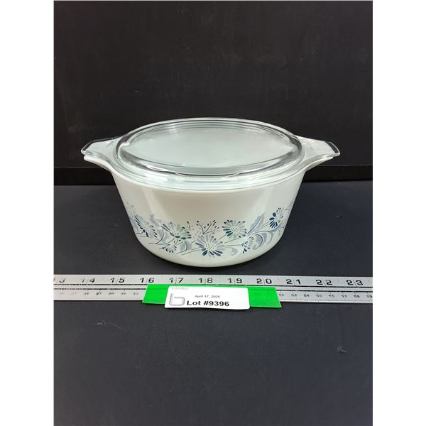 PYREX Colonial Mist Pattern 1.5L Dish w/Lid