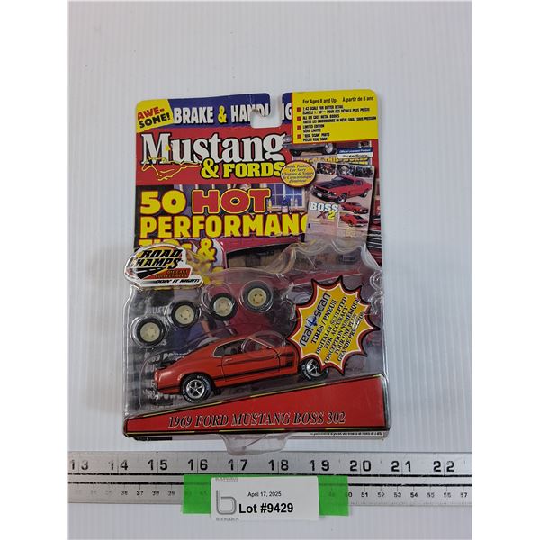 Mustang & Fords Road Champs - 1969 Ford Mustang Boss 302 - 1:48 Modeal Scale - NOS