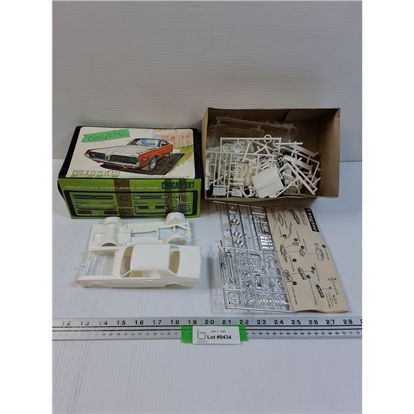 AMT 1968 Cougar Model Kit - Consigner States Complete