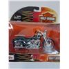 Image 2 : Harley Davidson 2001 Softtail Springer Model - NOS - 1:18 Model Scale