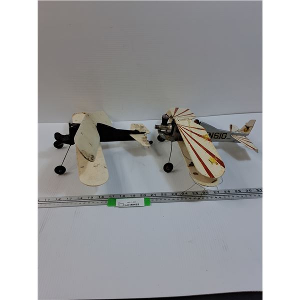 (2) Model Bi-Planes - Some Wear