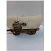 Image 5 : Covered Wagon Decor - 13" x 6.5"