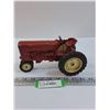 Image 1 : International Die Cast Tractor Model - 1:16 Model Scale