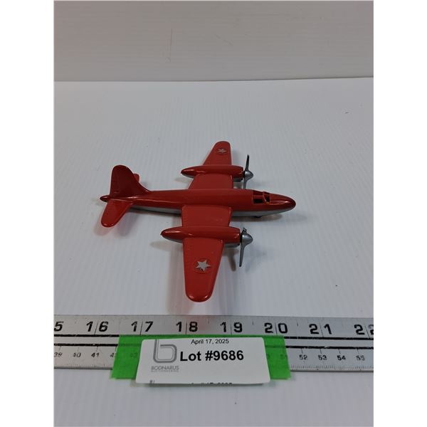 Hubley 1940-50's B-26 Marauder Bomber Airplane Model - 8" x 6.5"