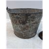 Image 3 : Vintage Thumb Oiler & Mica Axle Grease Tin Bucket