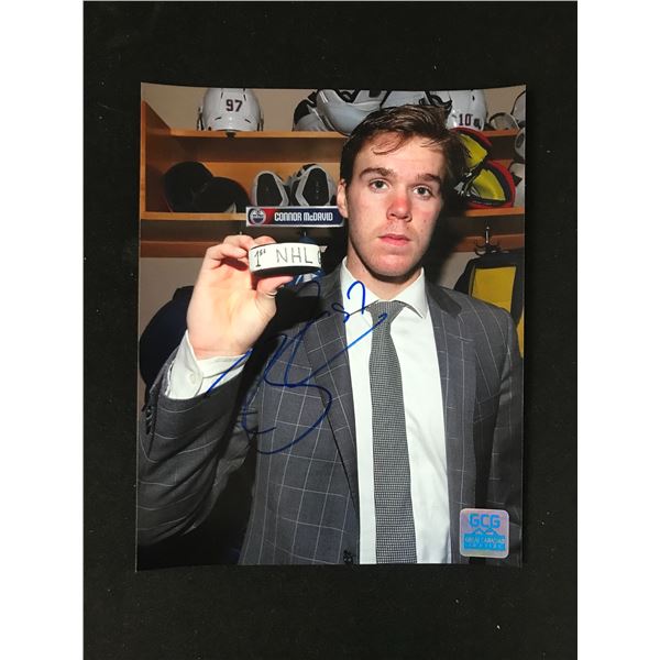 CONNOR MCDAVID SIGNED 8X10 PHOTO (GCG COA)