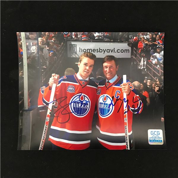 WAYNE GRETZKY AND CONNOR MCDAVID SIGNED 8 X 10 (GCG HOLO)