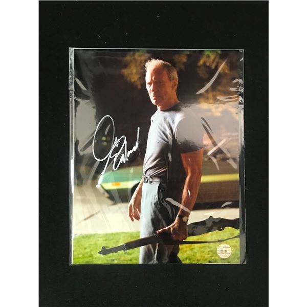 CLINT EASTWOOD SIGNED "GRAN TORINO" 8X10 PHOTO (KB AUTHENTICS COA)