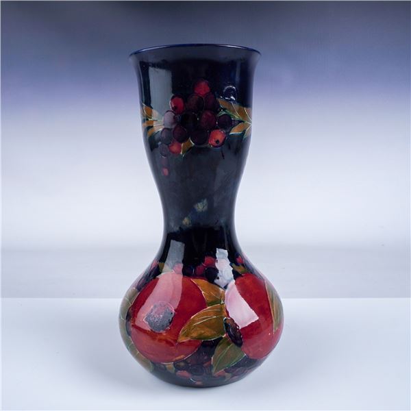Moorcroft Pottery Stylish Shaped Pomegranate Vase